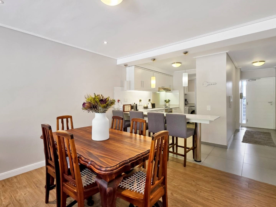 2 Bedroom Property for Sale in Vredehoek Western Cape